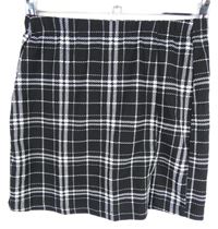 Dámská černo-bílá kostkovaná sukně 