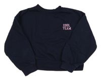 Tmavomodrá oversize crop mikina s číslem a nápisem Sinsay