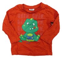 Červené triko s dinosaurem