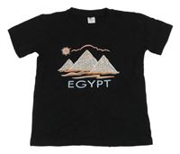 Černé tričko s pyramidami