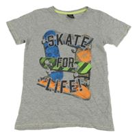 Šedé melírované tričko s nápisy a skateboardy Chapter young