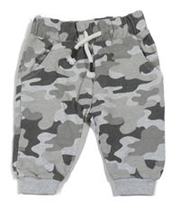 Šedé army tepláky C&A
