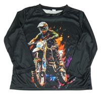 Černo-barevné triko s motorkářem