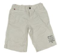 Bílé plátěné kraťasy s nápisem Tommy Hilfiger