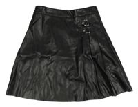 Černá koženková skládaná sukně s řemínky Primark