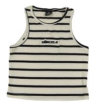 Bílo-černý pruhovaný žebrovaný crop top s nášivkou