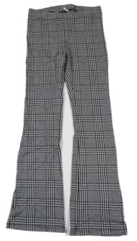 Černo-bílé kostkované úpletové flare legíny Only 
