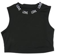 Černý crop top s nápisy 