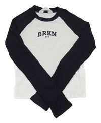 Bílo-antracitové žebrované crop triko s nápisem H&M