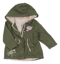 Khaki podzimní parka s lenochodem a zebrou a kapucí BABY